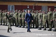 Prezident SR Peter Pellegrini navtvil vojakov v Hlohovci